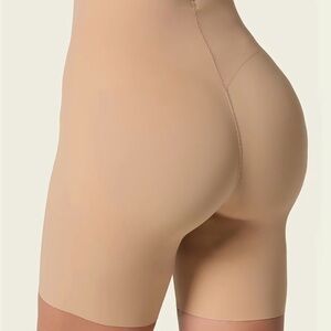 Leonisa Seamless Butt Lifter Shaper Short Golden Beige size Medium